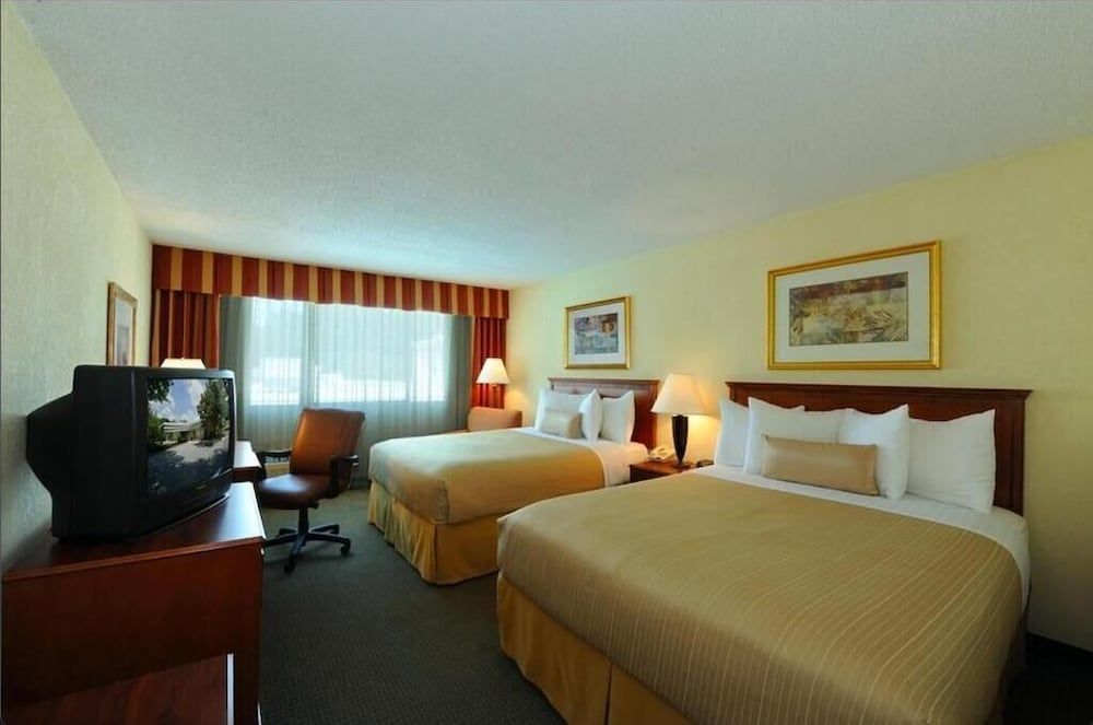 Economy Double Room, 2 Queen Beds, Non Smoking
