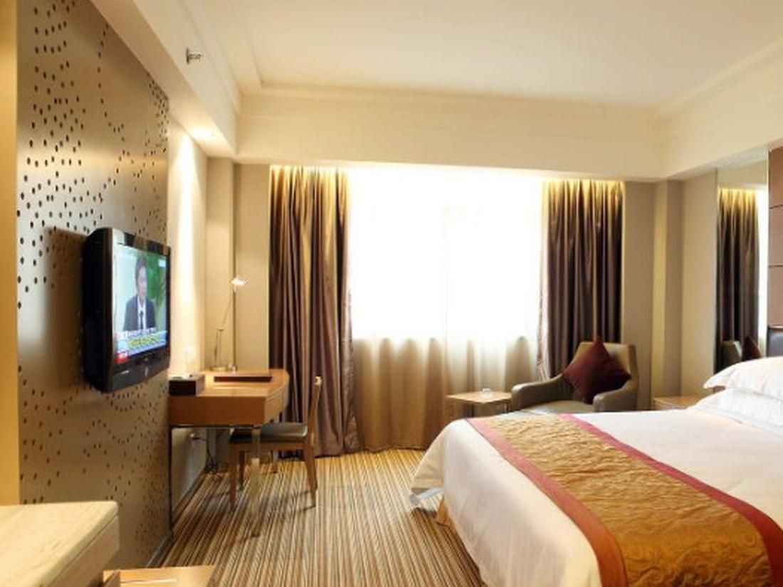 Deluxe King Bed