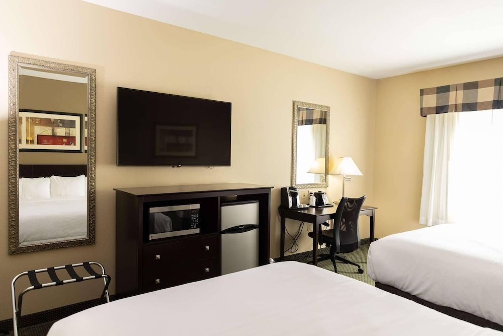 Room, 2 Queen Beds, Accessible, Non Smoking