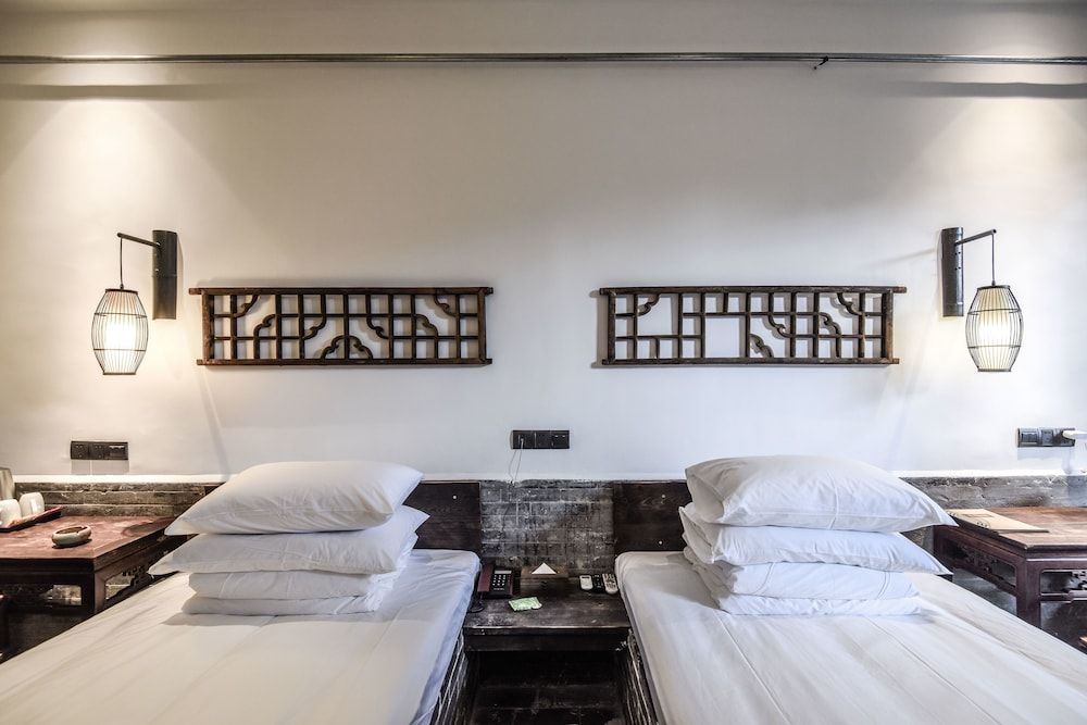 Standard Twin Bed Room