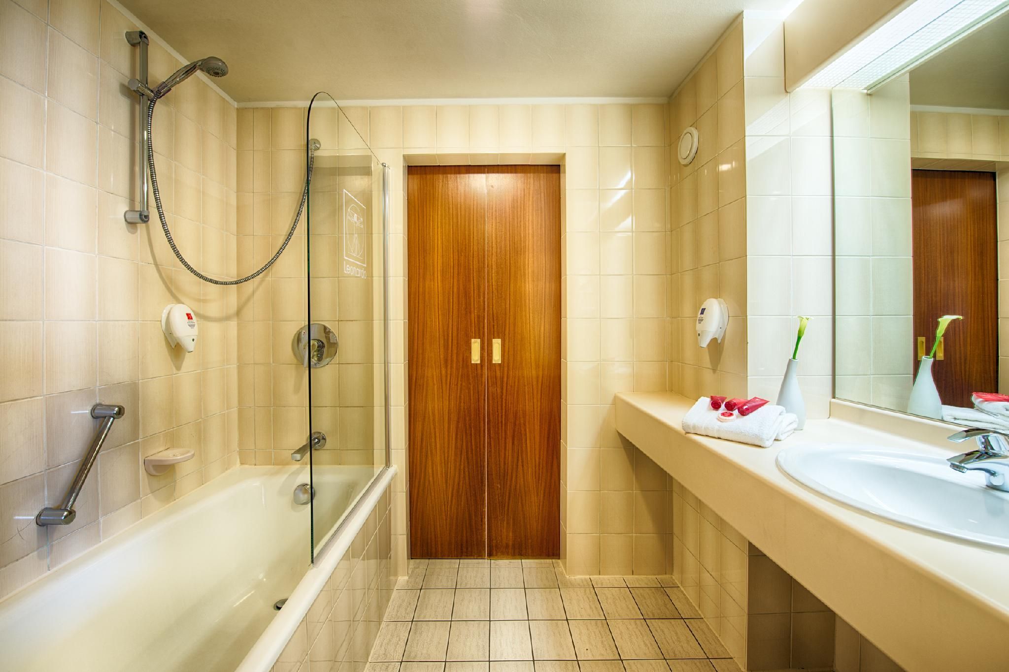 Leonardo Hotel Hamburg-Stillhorn Comfort Plus Room 3