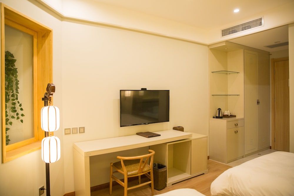 Beijing Palace Hotel Economy Room (Underground)