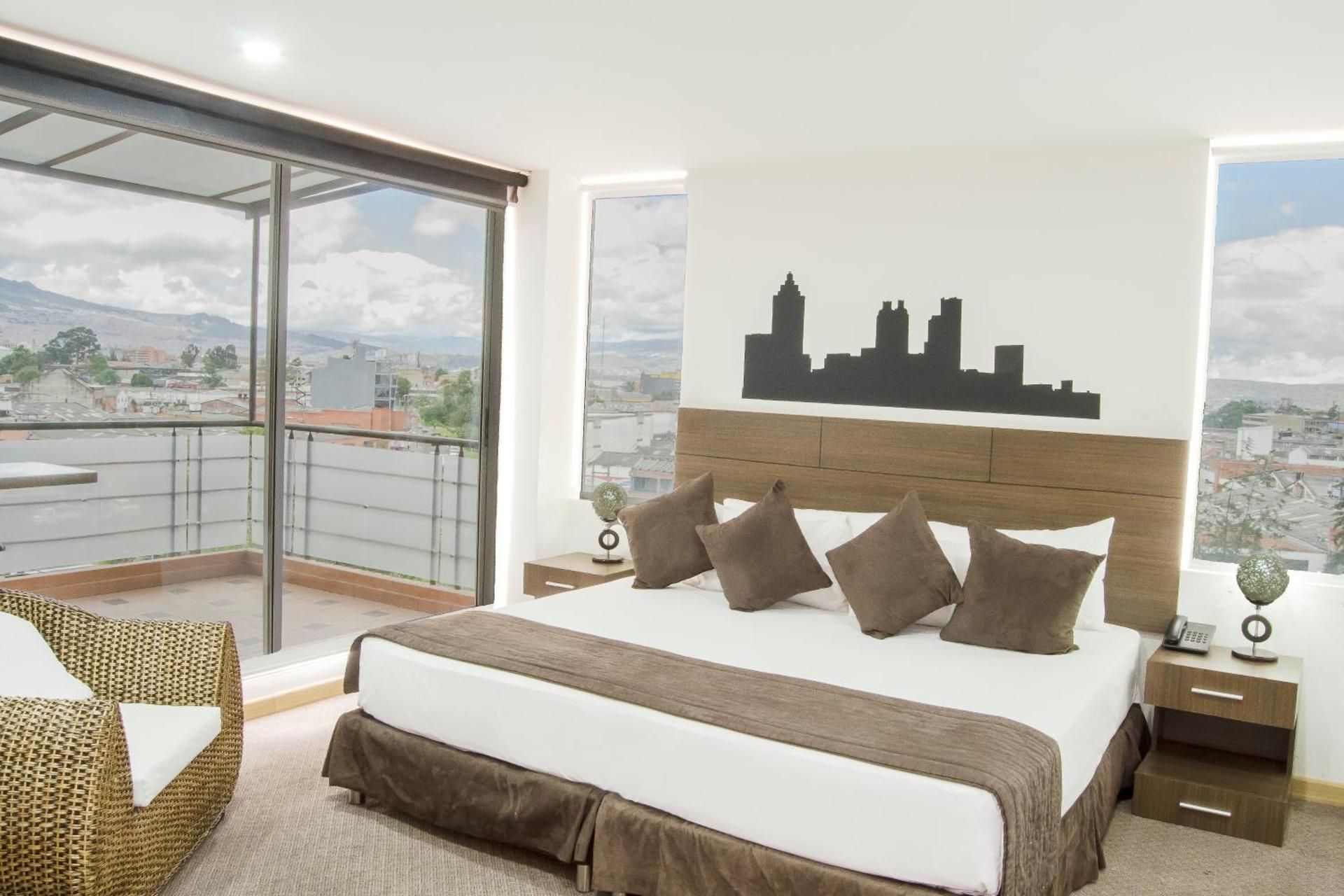 undefined Apartamentos Regency La Feria 2