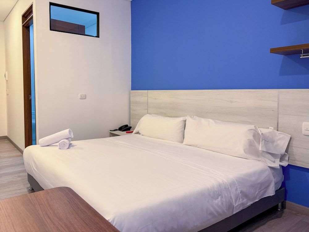 Apartamentos Regency La Feria Standard Double Room