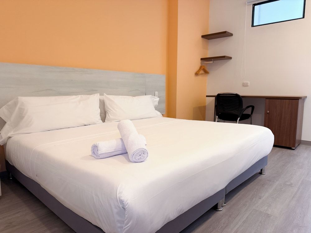 Apartamentos Regency La Feria Standard Double Room 5