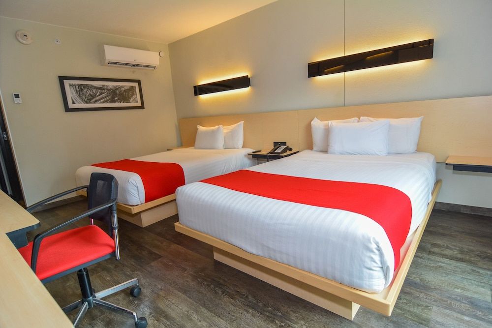 City Express Plus by Marriott Medellin Colombia Room, 2 Double Beds 6
