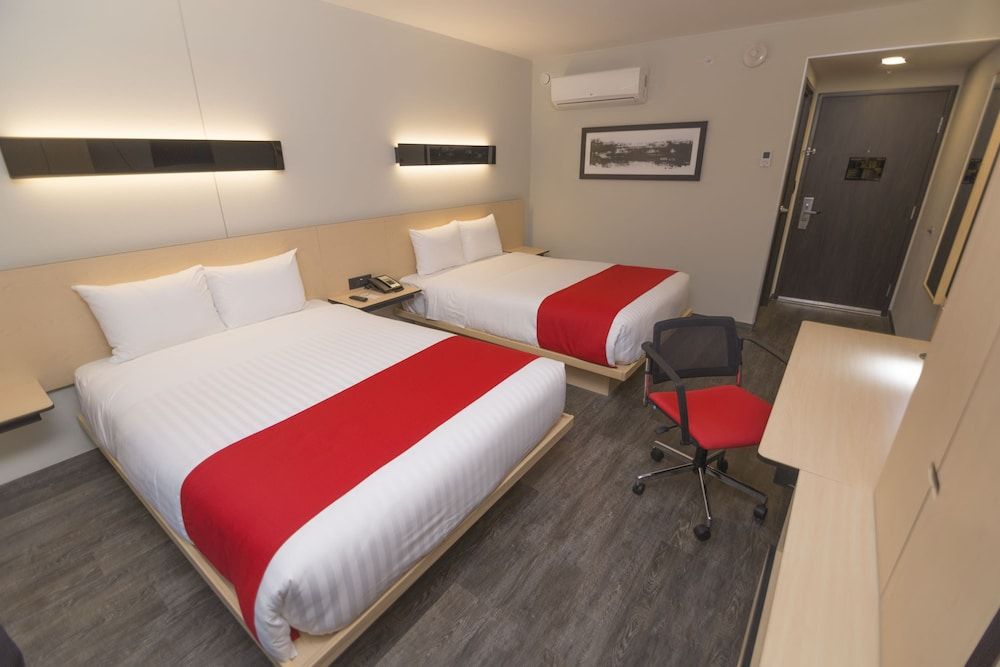 City Express Plus by Marriott Medellin Colombia Room, 2 Double Beds 2