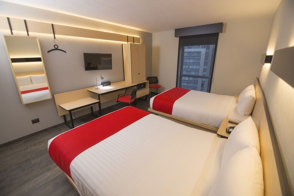 City Express Plus by Marriott Medellin Colombia Room, 2 Double Beds 4