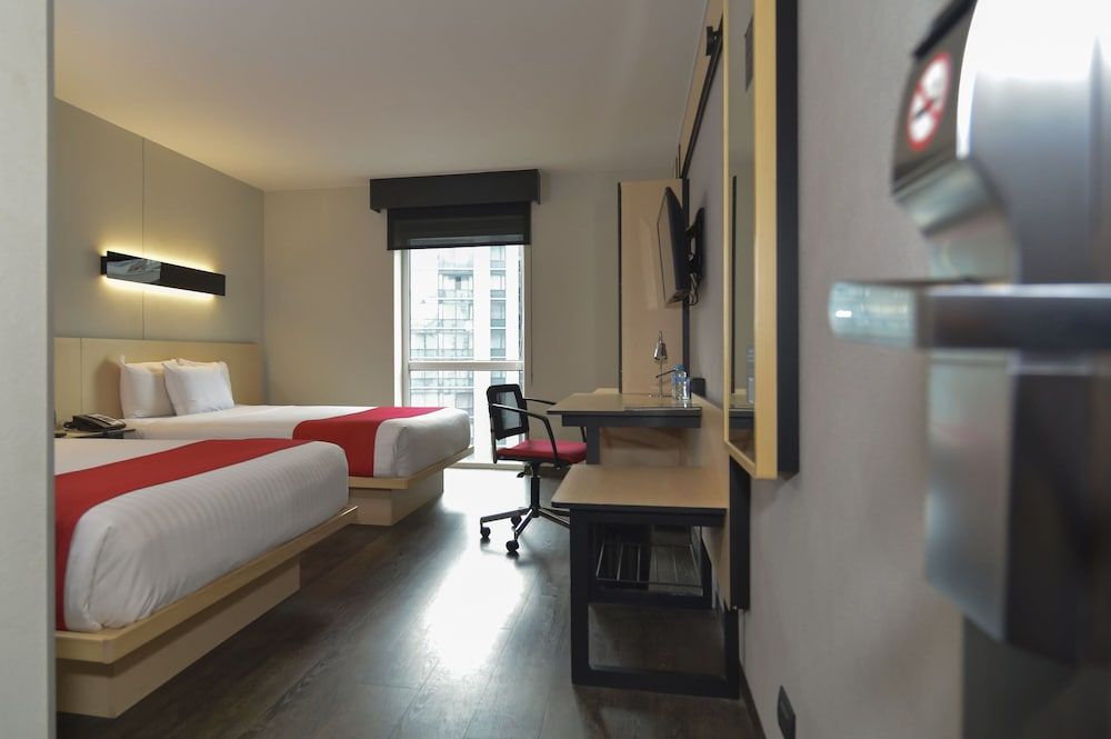City Express Plus by Marriott Medellin Colombia Room, 2 Double Beds 11