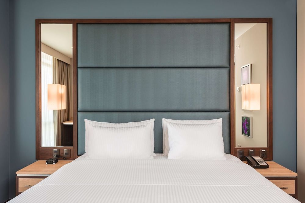 Hilton Garden Inn Bogota Airport Room, 1 King Bed, Accessible (Hearing) 2