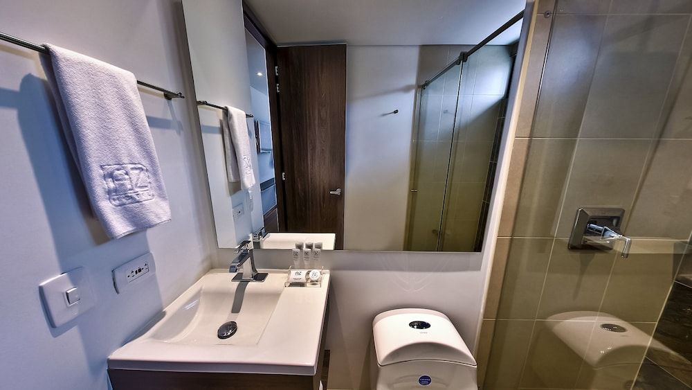 AZ Hotel Standard Twin Room, 2 Twin Beds 5