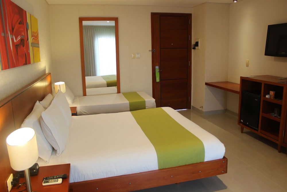 Hotel Atrium Plaza Standard Triple Room 3