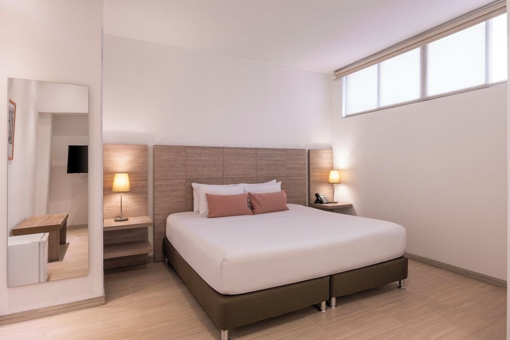 Junior Duplex, 1 King Bed
