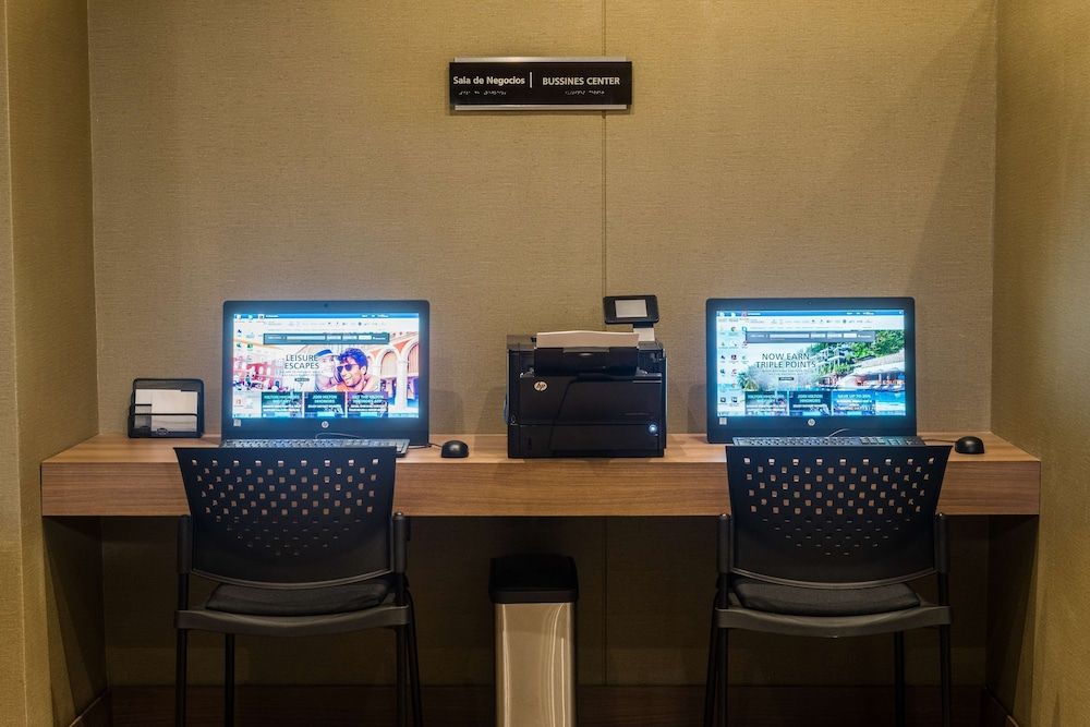 undefined Hampton by Hilton Bogota Airport 8