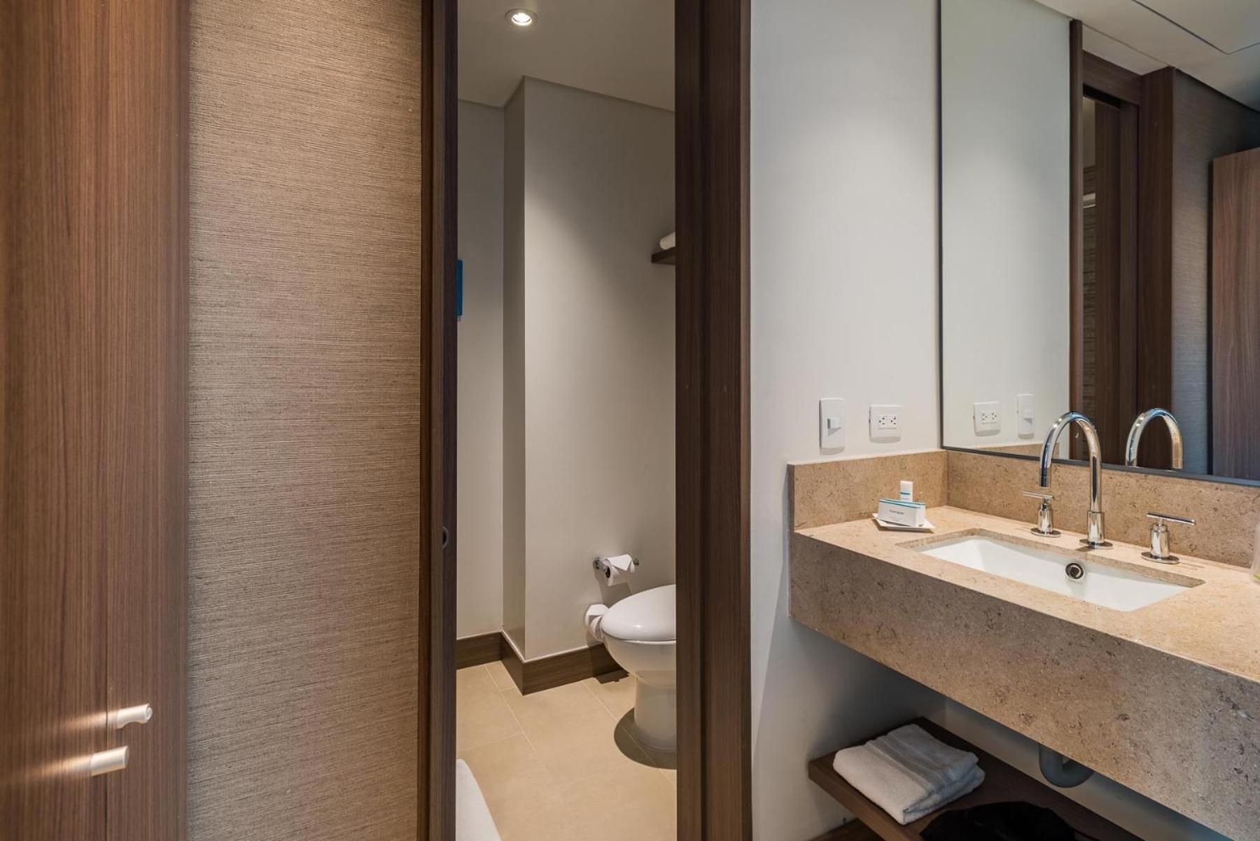 undefined Hampton by Hilton Bogota Airport 7