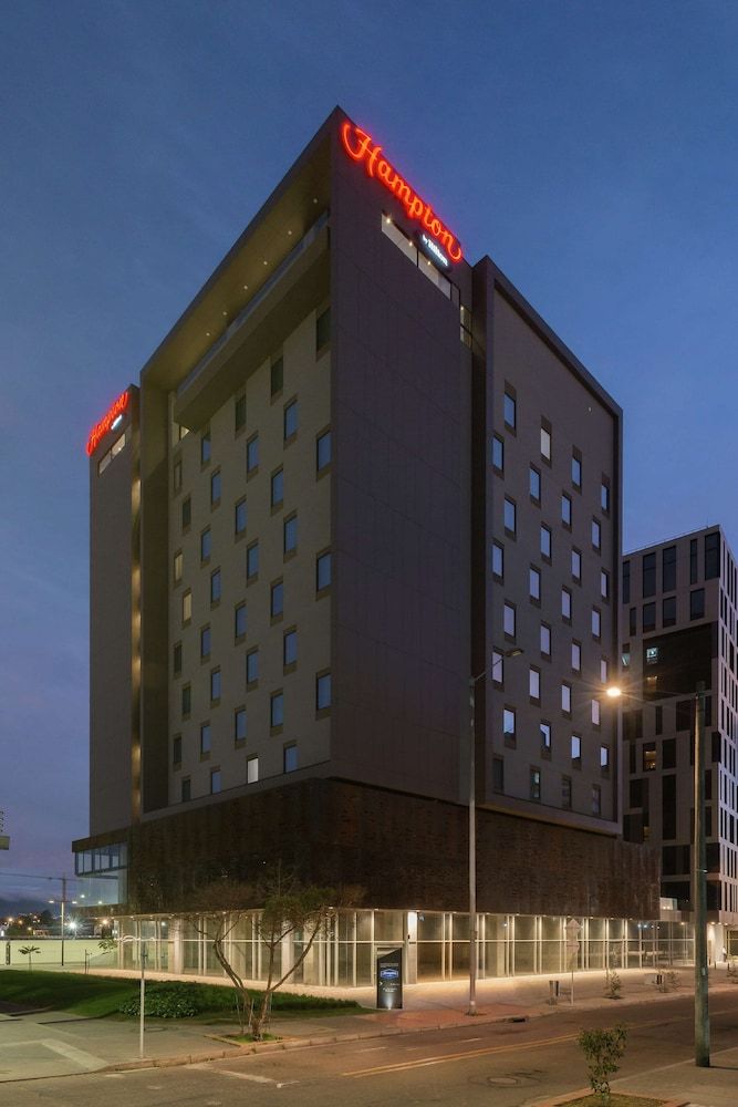 undefined Hampton by Hilton Bogota Airport 4