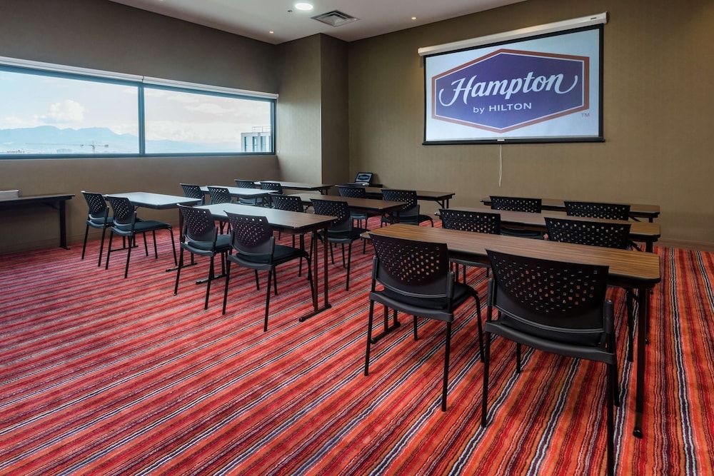 undefined Hampton by Hilton Bogota Airport 6