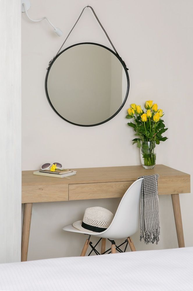undefined Louis Paphos Breeze 10