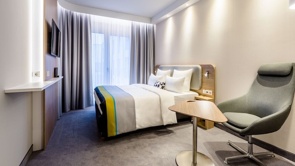 Standard Room, 1 Queen Bed