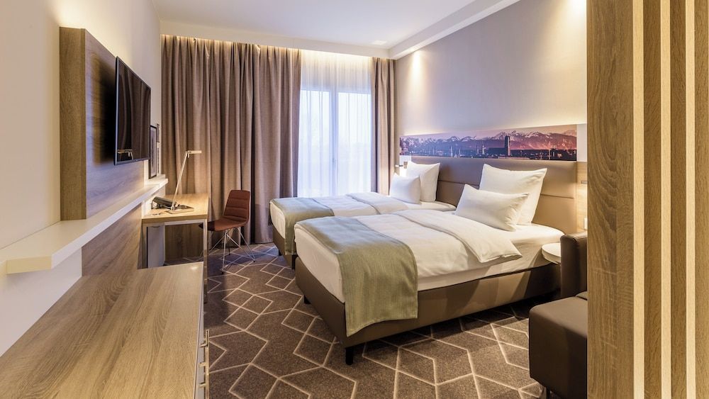 Standard Room, 1 King Bed