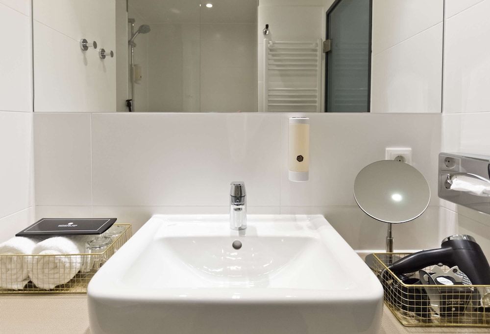 elaya hotel munich city Standard Double Room 8