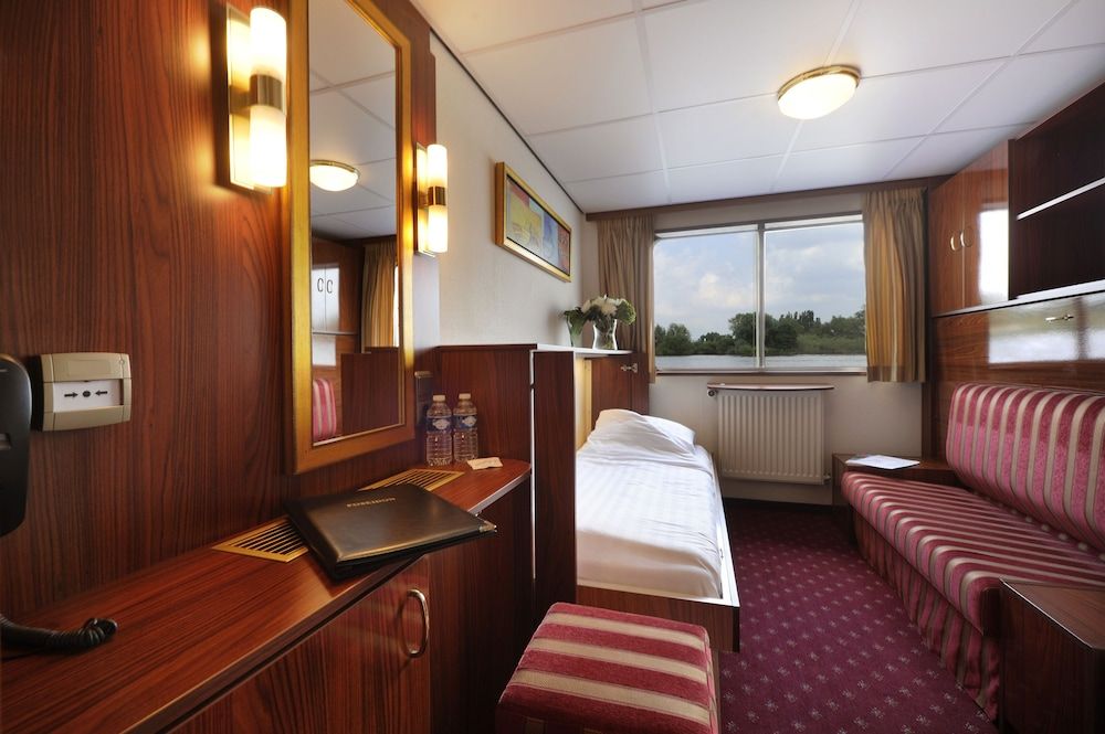 Classic Twin Room