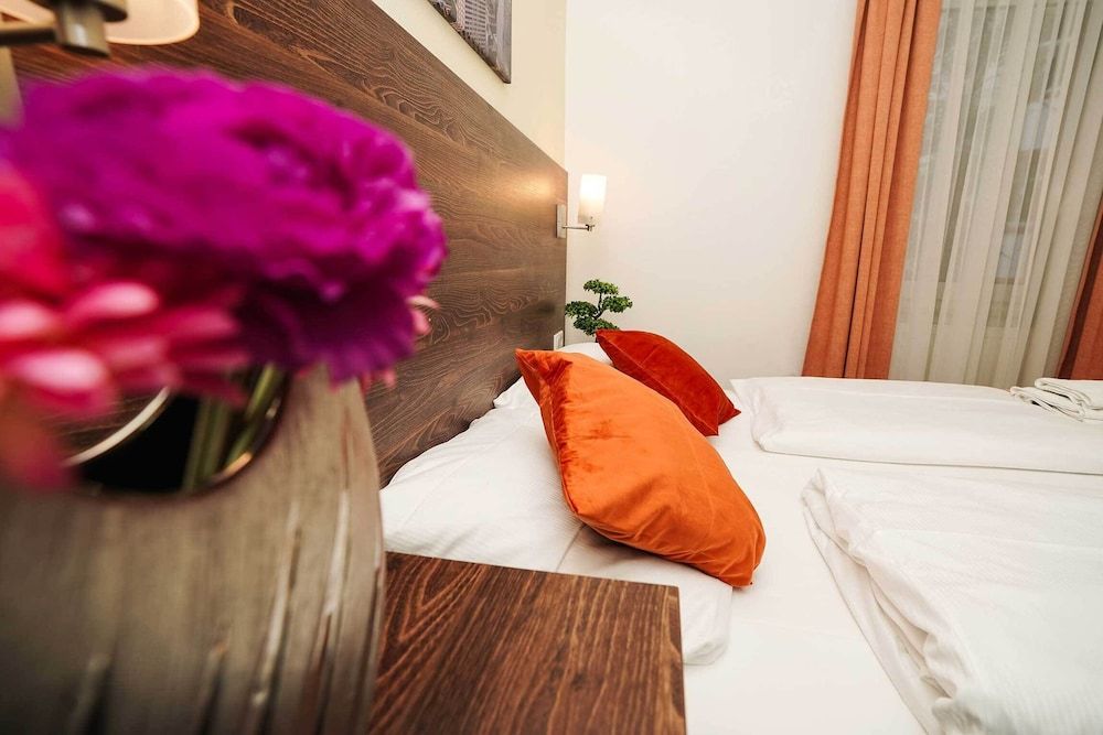 Hotel Little Paris Double Room 6