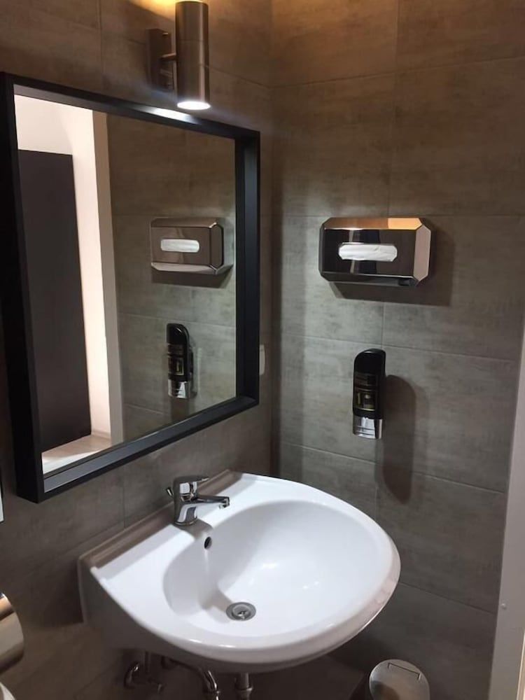 Main Hotel Frankfurt City Standard Double Room 10