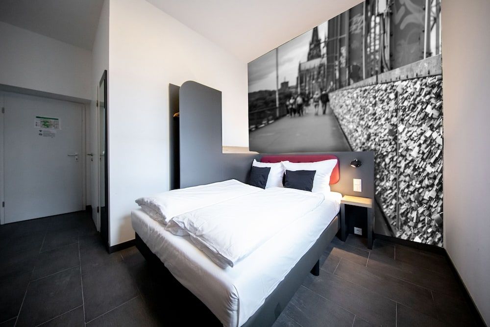 SMARTY Cologne Dom Hotel - Boardinghouse Double Room Compact 3