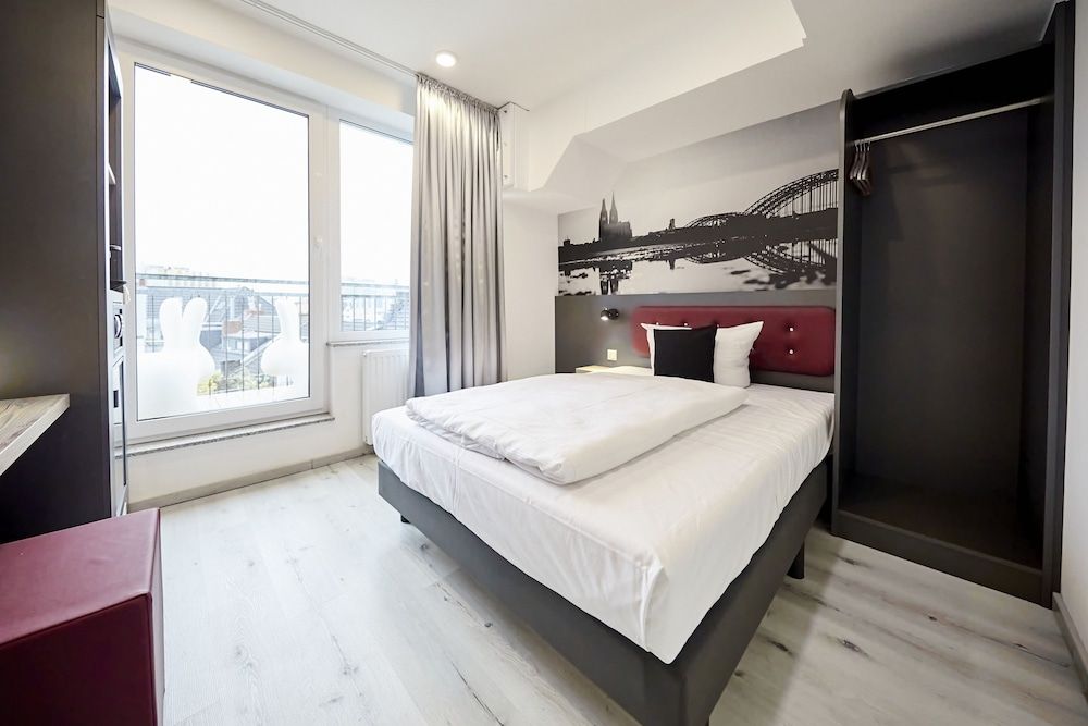 undefined SMARTY Cologne Dom Hotel - Boardinghouse 3
