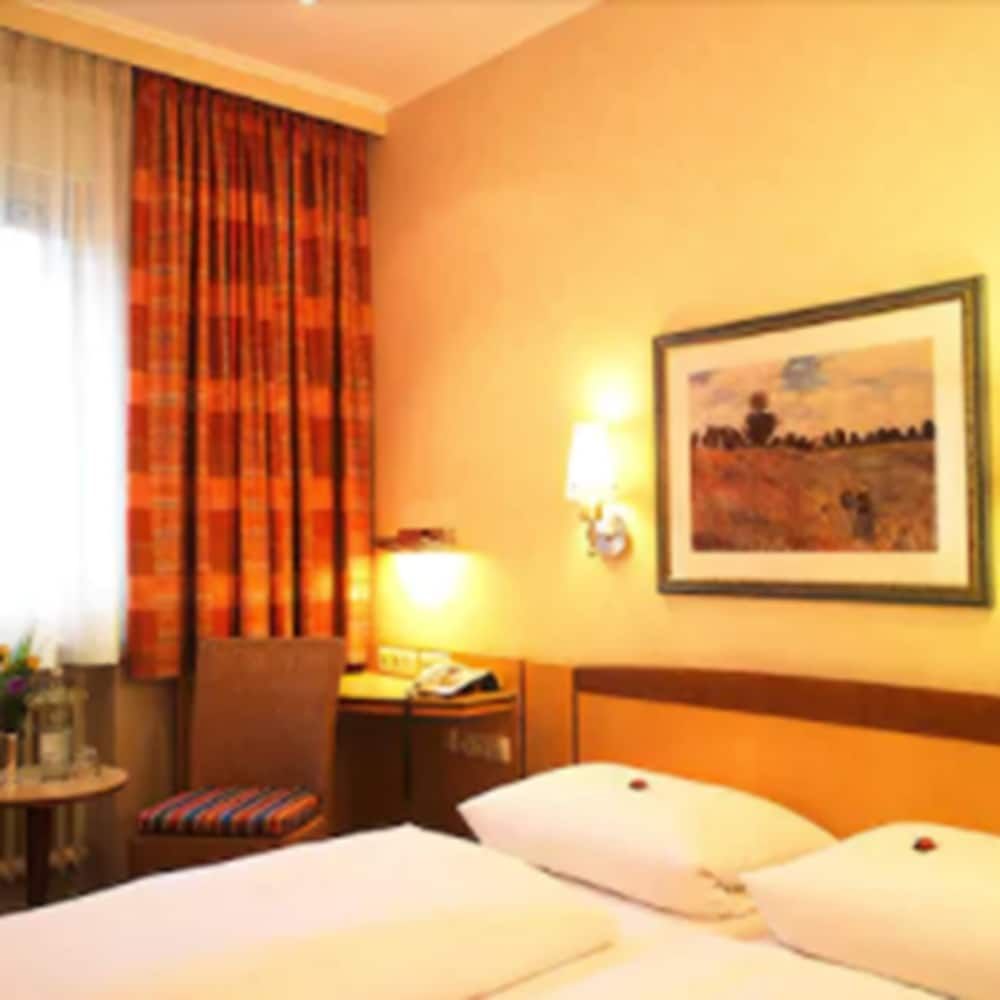 undefined Hotel Hauser 2