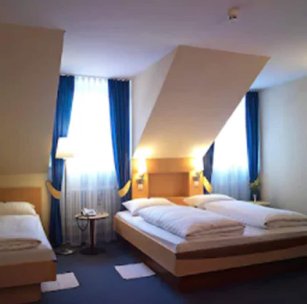 Hotel Hauser Double or Twin Room 4