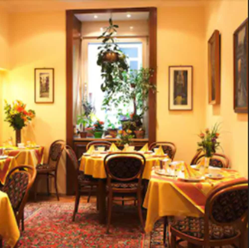 undefined Hotel Hauser 3