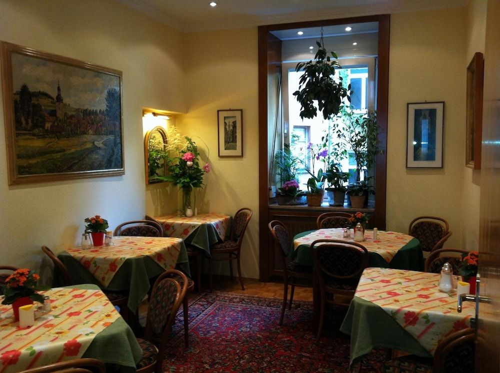 undefined Hotel Hauser 5