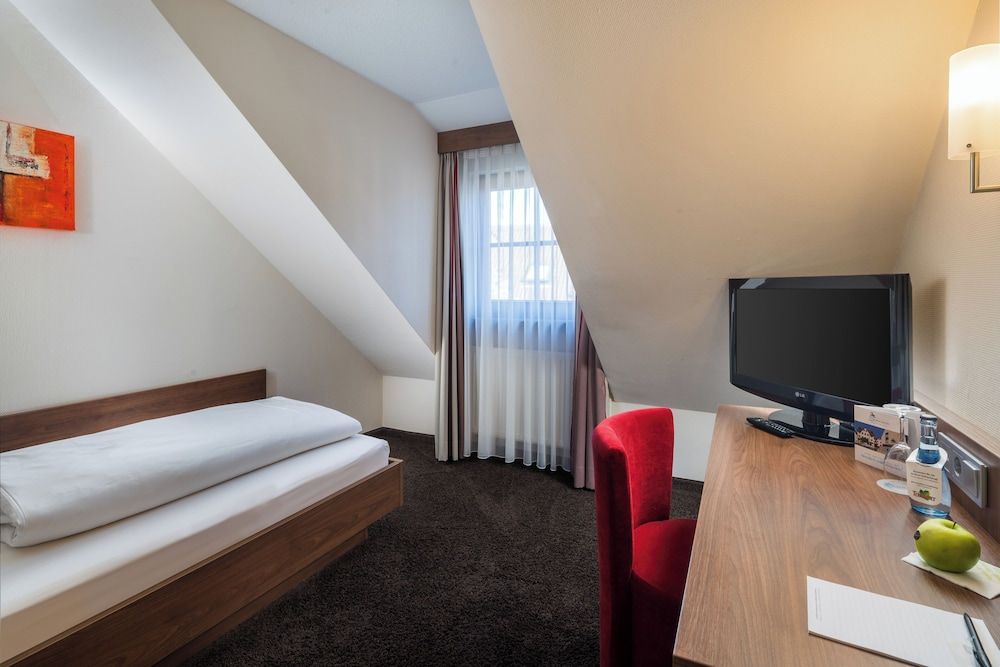 Economy Single Room