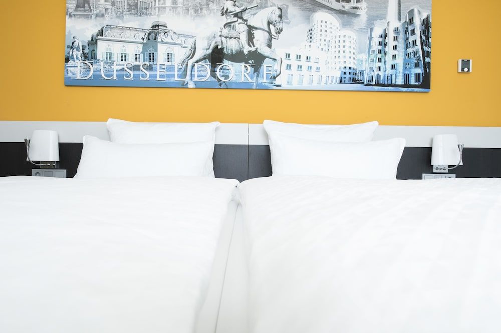 undefined carathotel Düsseldorf City 10