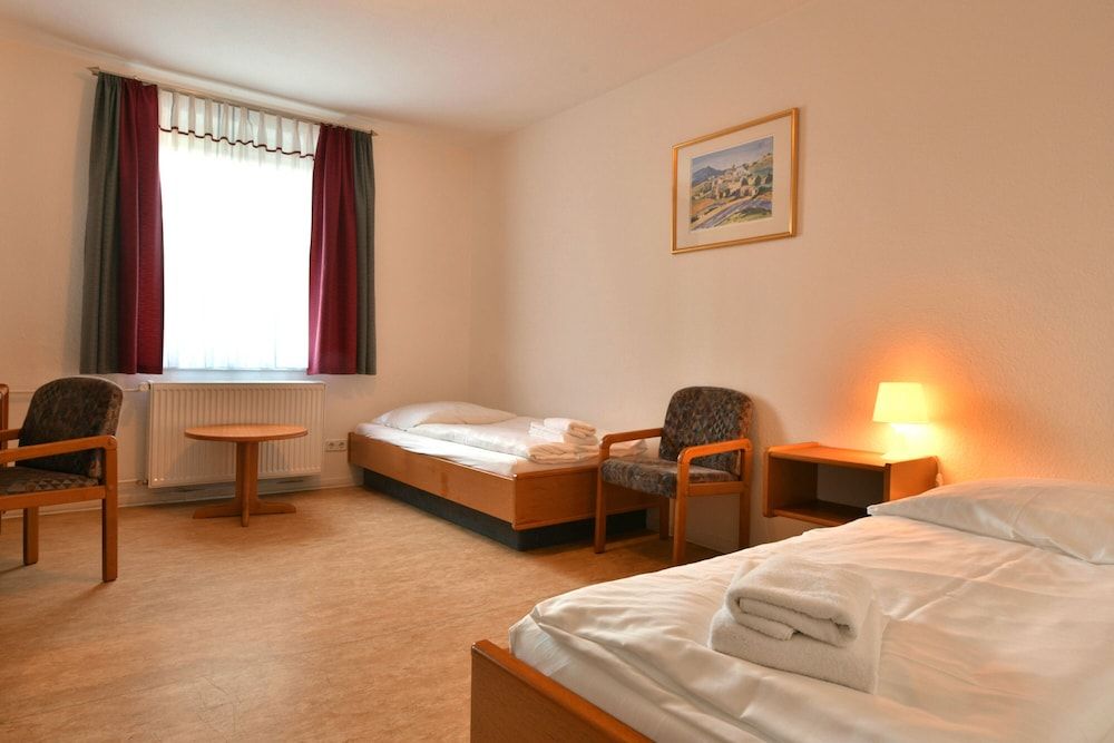 Economy Triple Room
