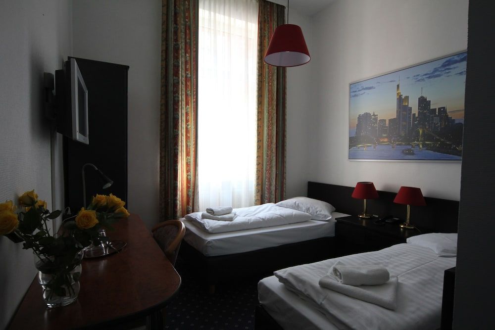 undefined Hotel Carlton 2