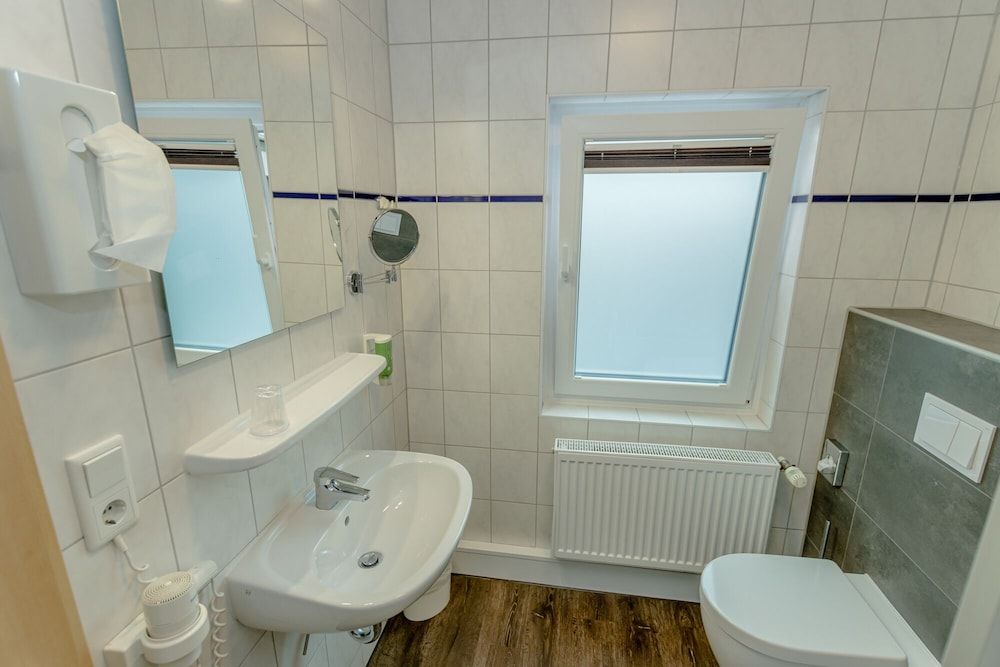 Hotel Herbers & RestaurantLeon Classic Double Room Single Use, 2 Twin Beds 6