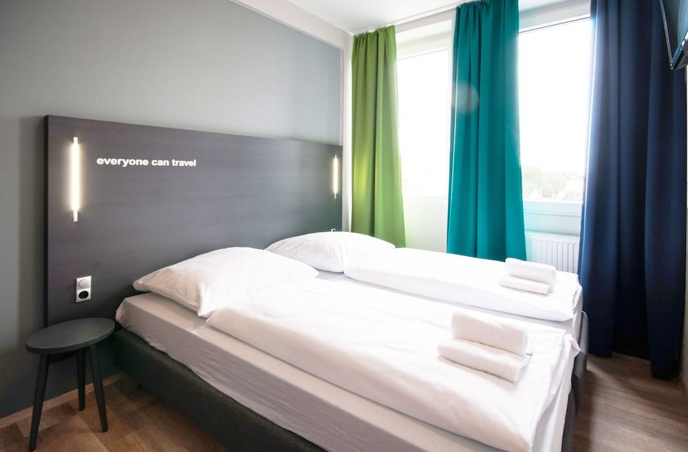 Twin room for Single use