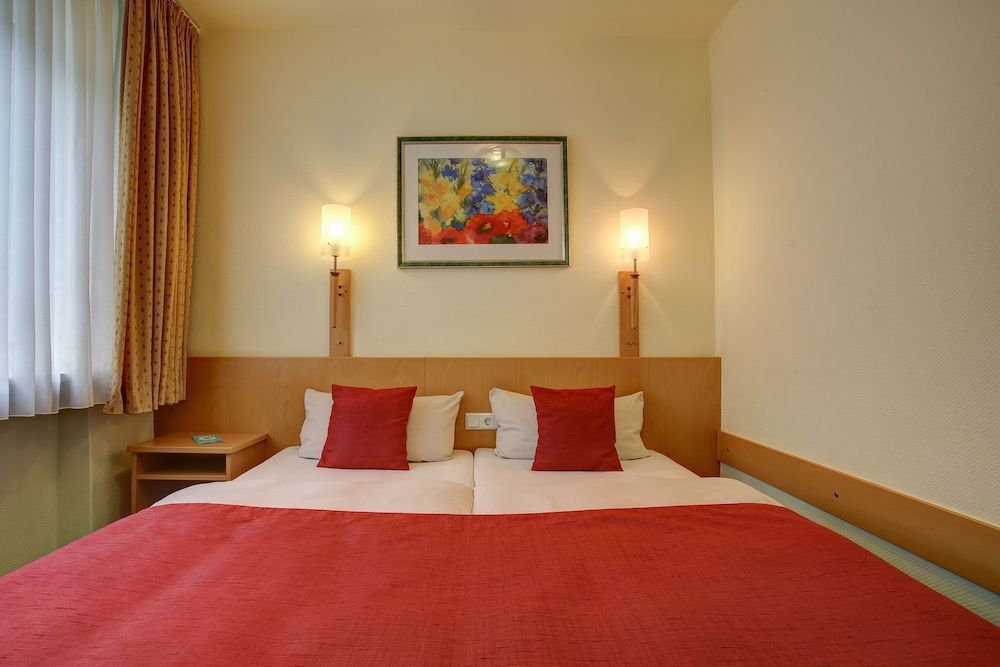 Trip Inn Hotel Conti Double or Twin Room 10