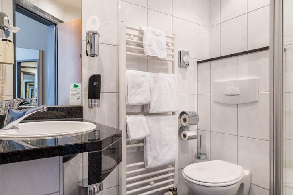 Trip Inn Hotel Conti Double or Twin Room 11