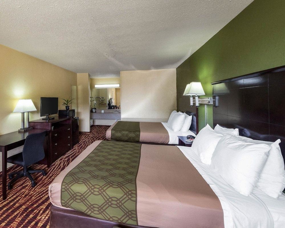 Standard Room, 2 Queen Beds, Non Smoking