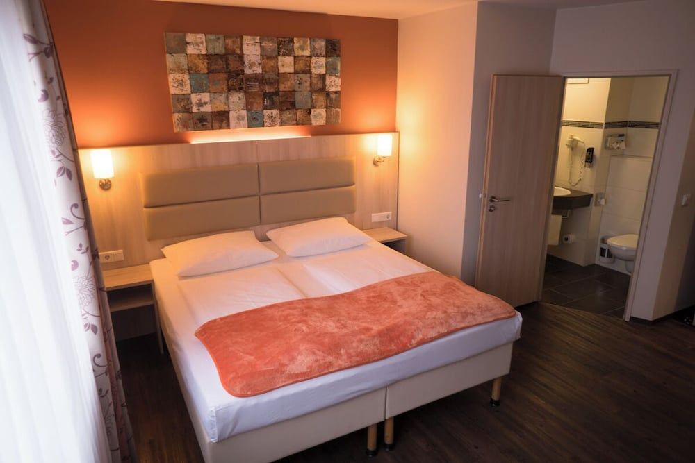 undefined Hotel Rödelheimer Hof - Am Wasserturm 10