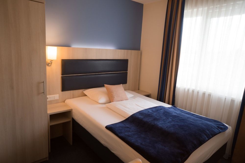 undefined Hotel Rödelheimer Hof - Am Wasserturm 5