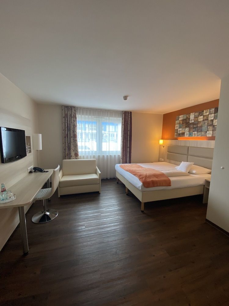 undefined Hotel Rödelheimer Hof - Am Wasserturm 8