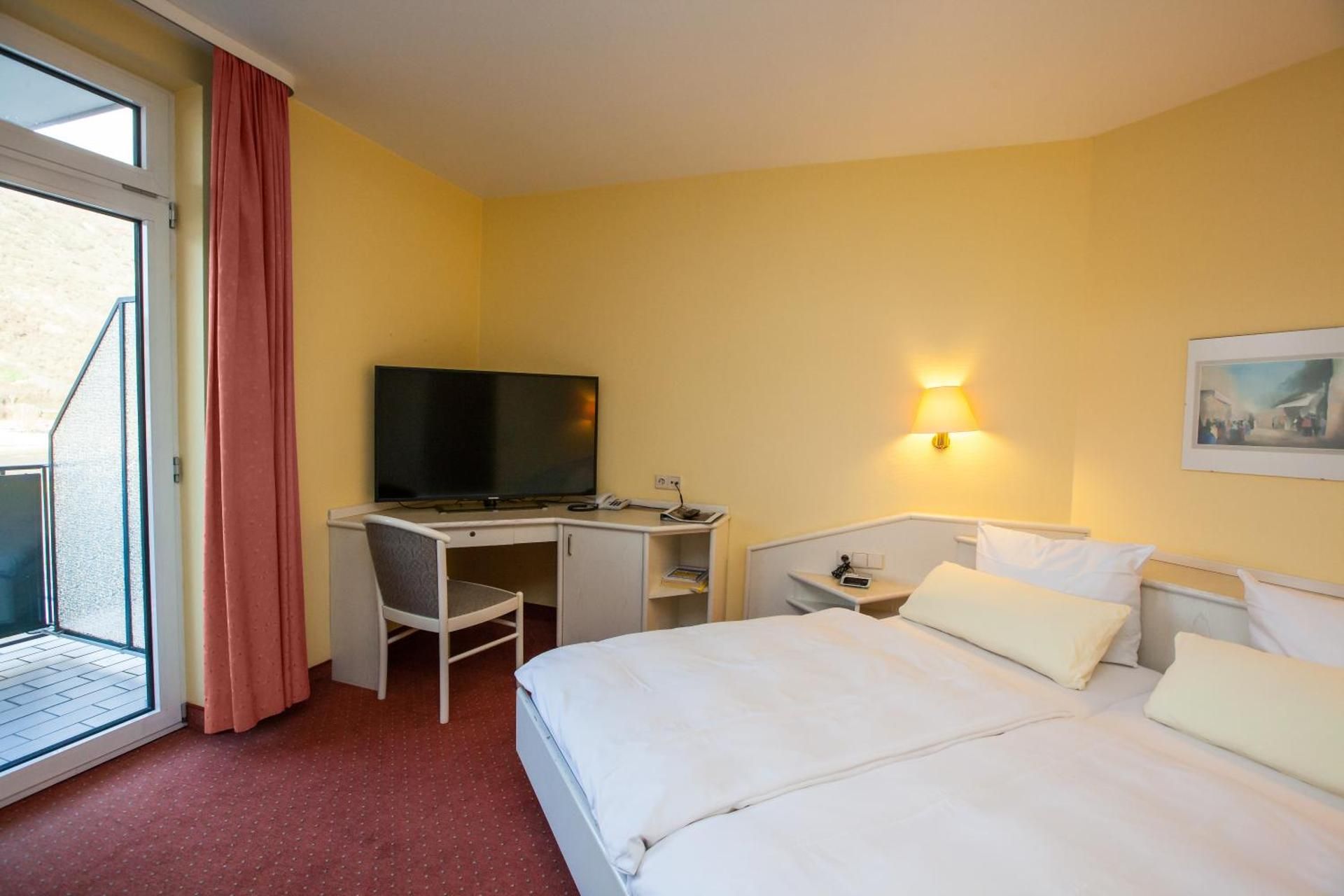 Comfort Double Room with River View and balcony