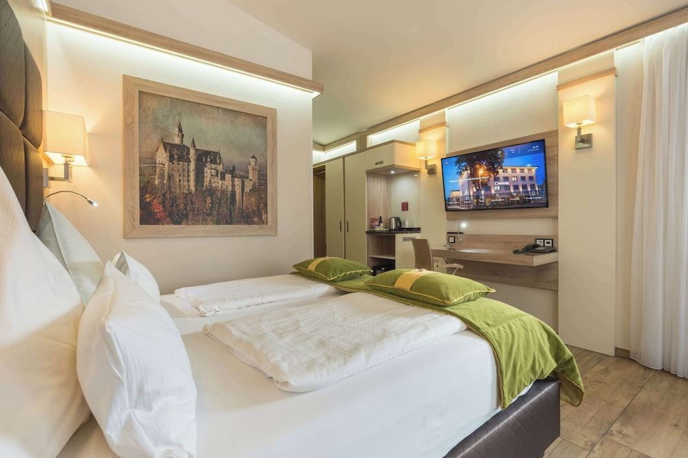 Best Western Plus Hotel Fuessen Comfort Room, 2 Twin Beds (with Two Single SofaBeds;Comfort Plus) 2