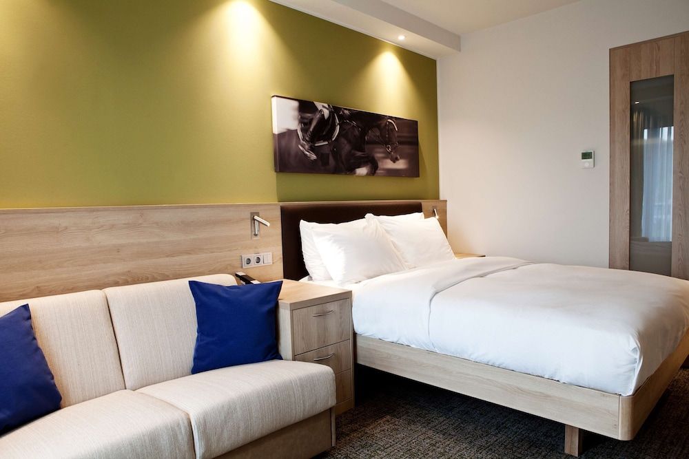 undefined Hampton by Hilton Aachen Tivoli 2