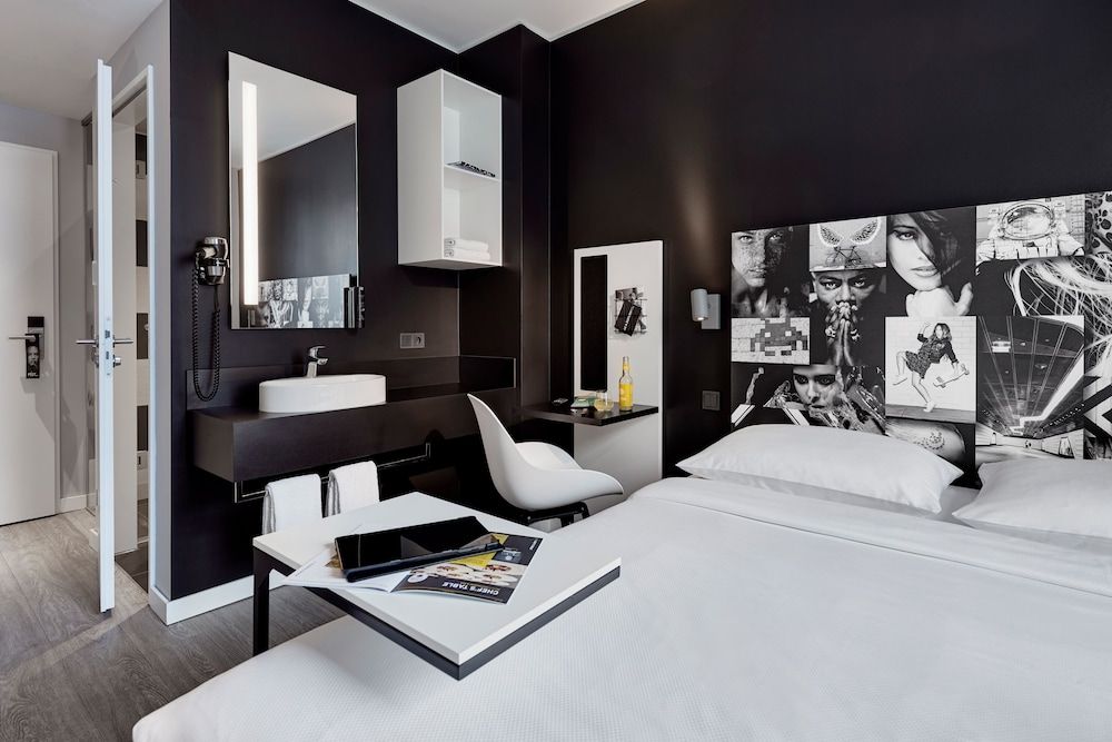 LÉGÈRE EXPRESS Bielefeld Smart-Room